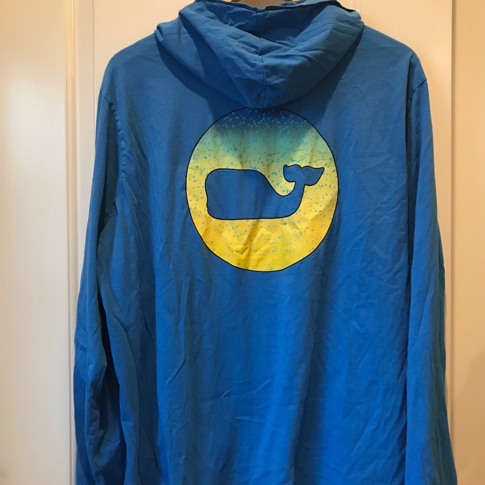 LS hooded vineyard vines tshirt